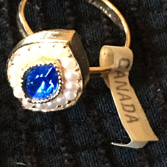 NOS Vtg Sarah Coventry Blue Marquise Stone Pearls Surround Goldtone Ring - Picture 5 of 8